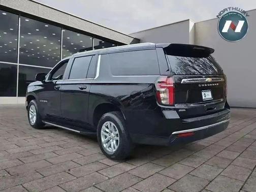 2022 Chevrolet Suburban LT