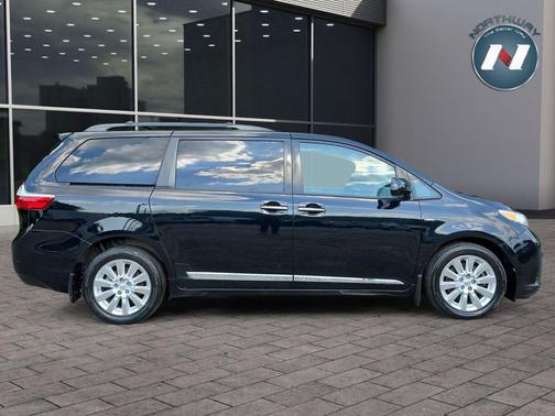 Midnight Black Metallic 2016 Toyota Sienna XLE