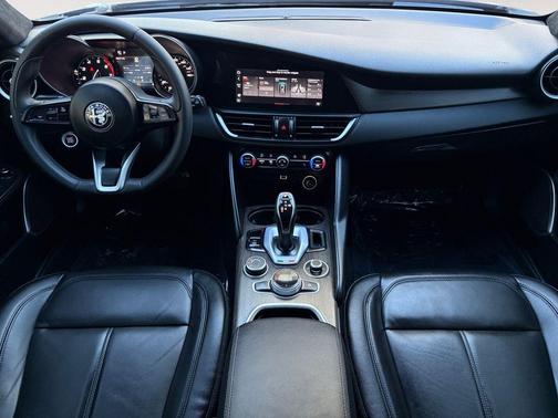 Alfa Black 2020 Alfa Romeo Giulia Ti