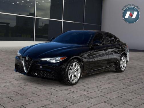 Alfa Black 2020 Alfa Romeo Giulia Ti