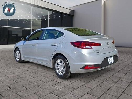 2020 Hyundai ELANTRA SE