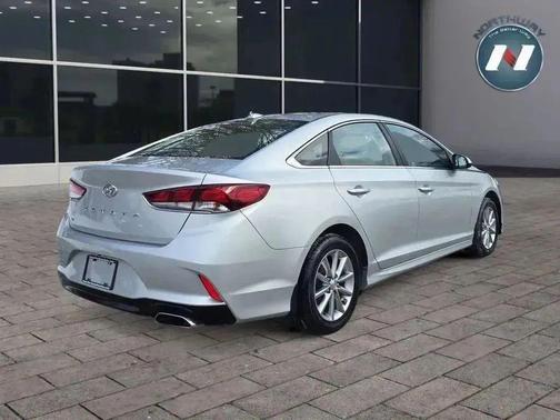 2018 Hyundai SONATA SE