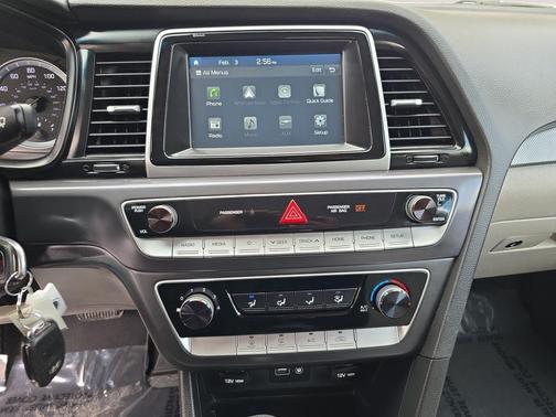 Symphony Silver 2018 Hyundai SONATA SE