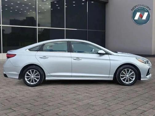 2018 Hyundai SONATA SE