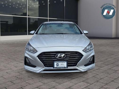 Symphony Silver 2018 Hyundai SONATA SE