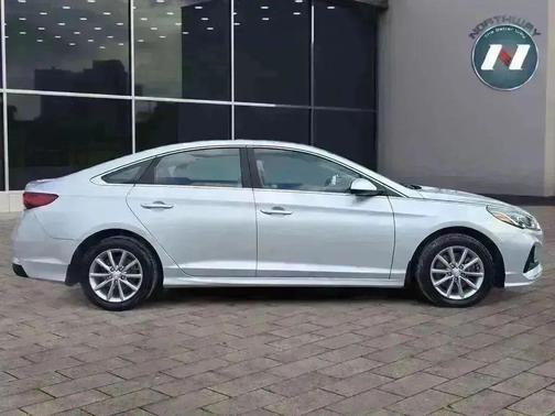 2018 Hyundai SONATA SE