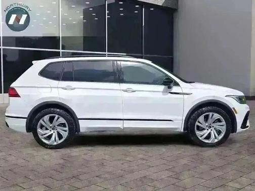 2022 Volkswagen Tiguan 2.0T SE R-Line Black 4MOTION