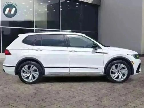2022 Volkswagen Tiguan 2.0T SE R-Line Black 4MOTION