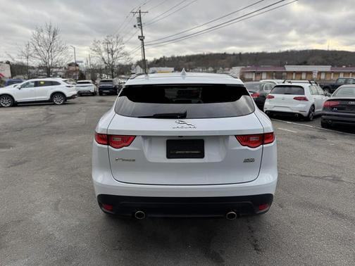 2019 Jaguar F-PACE 25t R-Sport
