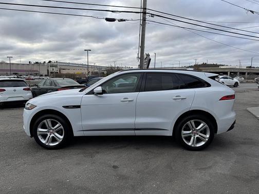 2019 Jaguar F-PACE 25t R-Sport