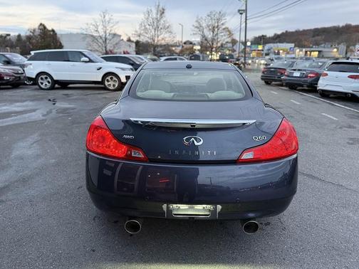 2014 INFINITI Q60 Sport