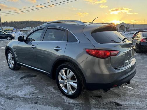 2014 INFINITI QX70 Base