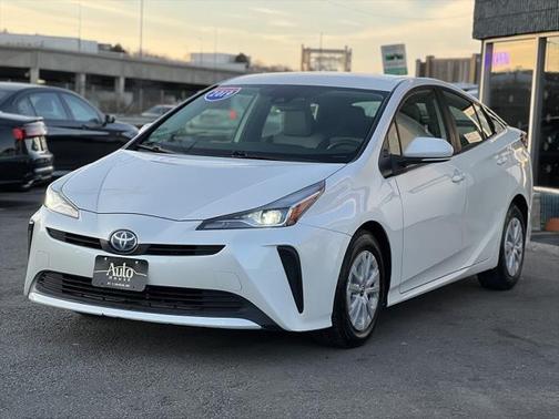 2019 Toyota Prius L