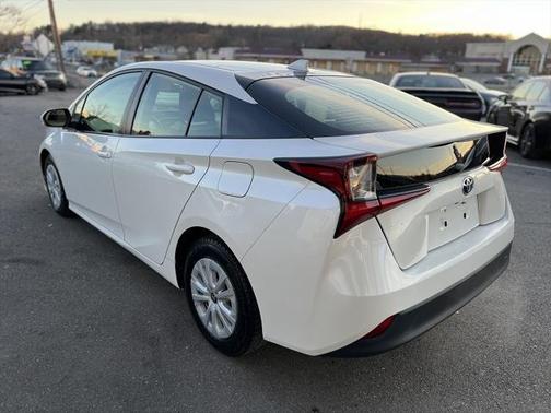 2019 Toyota Prius L