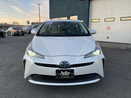 2019 Toyota Prius L
