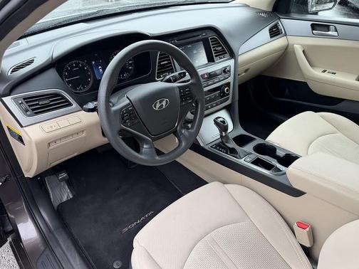 Dark Truffle 2016 Hyundai SONATA SE
