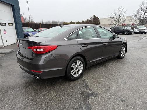 Dark Truffle 2016 Hyundai SONATA SE