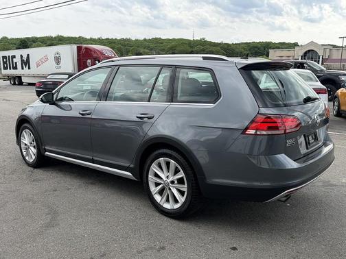 Platinum Gray Metallic 2019 Volkswagen Golf Alltrack TSI S