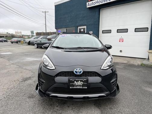 2018 Toyota Prius c Two