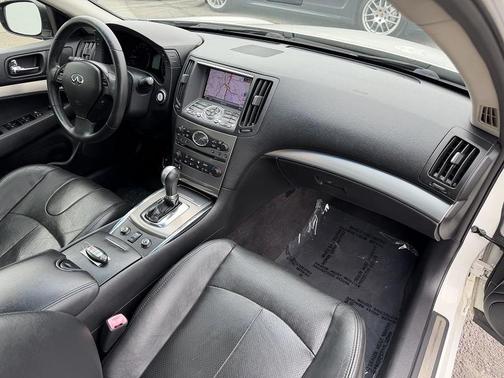 Moonlight White 2013 INFINITI G37x Base