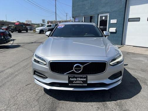 2018 Volvo S90 T6 Momentum