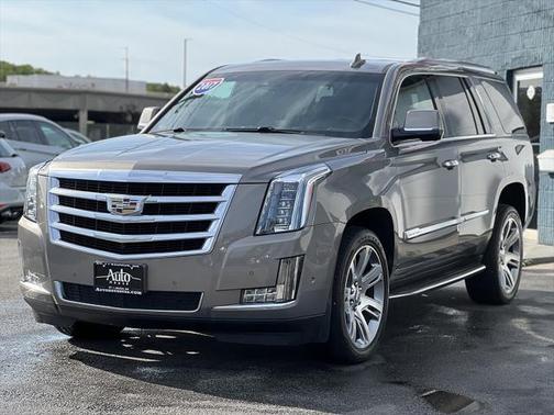 2017 Cadillac Escalade Luxury