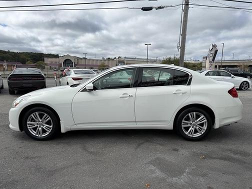 2013 INFINITI G37x Base