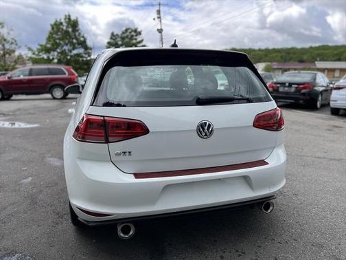 2015 Volkswagen Golf GTI 2.0T SE 4-Door