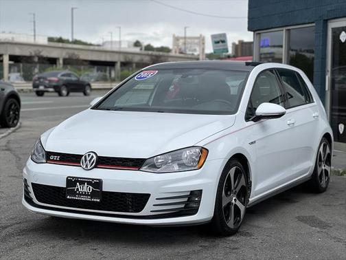 2015 Volkswagen Golf GTI 2.0T SE 4-Door