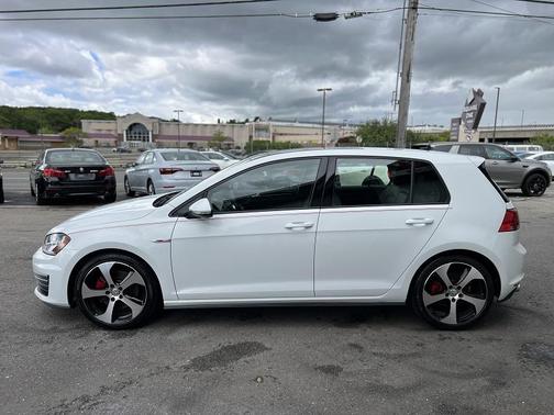 2015 Volkswagen Golf GTI 2.0T SE 4-Door