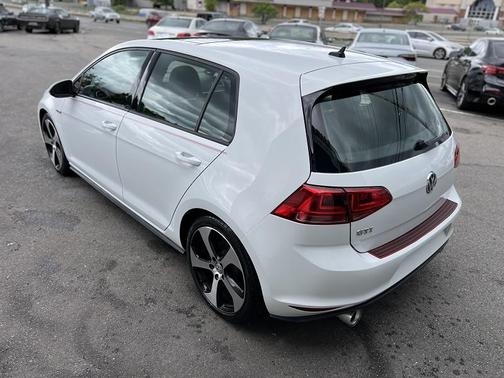 2015 Volkswagen Golf GTI 2.0T SE 4-Door