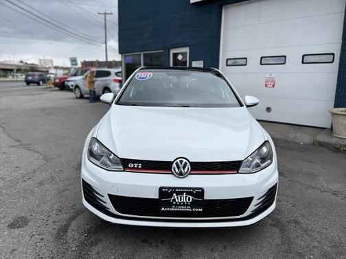 2015 Volkswagen Golf GTI 2.0T SE 4-Door