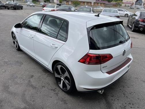 2015 Volkswagen Golf GTI 2.0T SE 4-Door