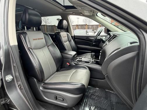 Gun Metallic 2019 Nissan Pathfinder SL