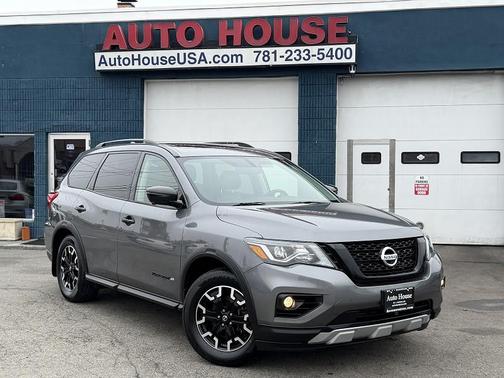 Gun Metallic 2019 Nissan Pathfinder SL