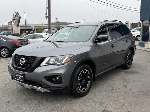 Gun Metallic 2019 Nissan Pathfinder SL