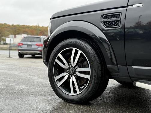 2016 Land Rover LR4 Base