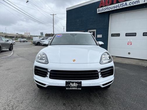 2021 Porsche Cayenne BASE