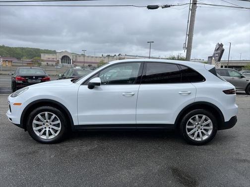 2021 Porsche Cayenne BASE