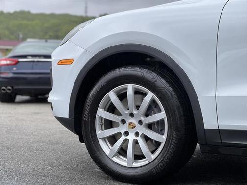 2021 Porsche Cayenne BASE