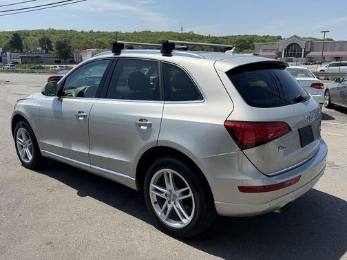 SILVER 2017 Audi Q5 2.0T Premium Plus
