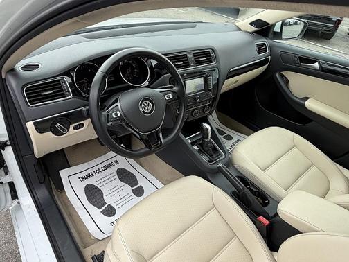 Pure White 2015 Volkswagen Jetta 2.0L TDI SEL