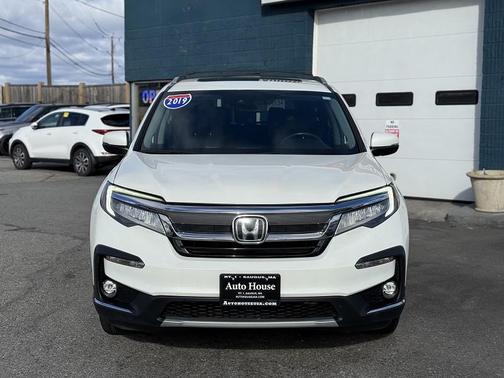 2019 Honda Pilot Touring 8-Passenger