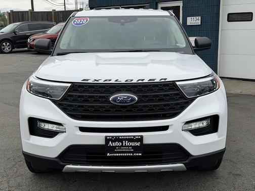 Oxford White 2020 Ford Explorer AWD