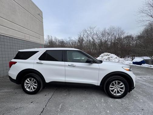 Oxford White 2020 Ford Explorer AWD