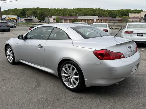 SILVER 2015 INFINITI Q60 Base