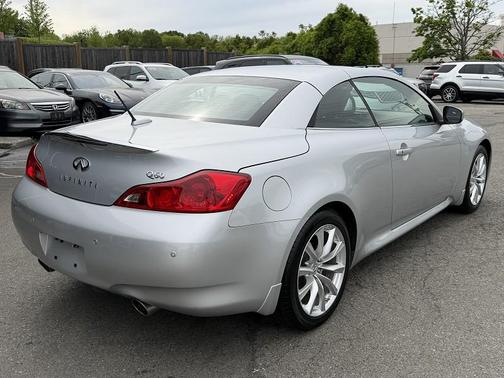SILVER 2015 INFINITI Q60 Base