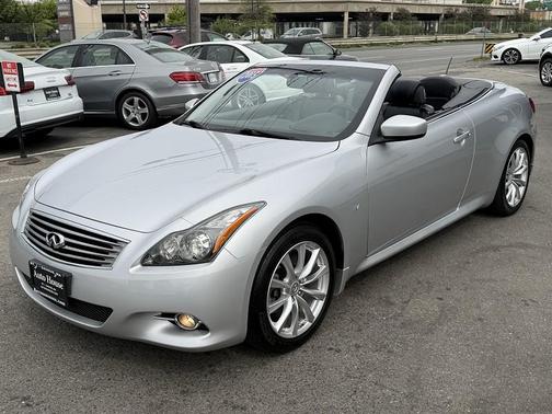 SILVER 2015 INFINITI Q60 Base