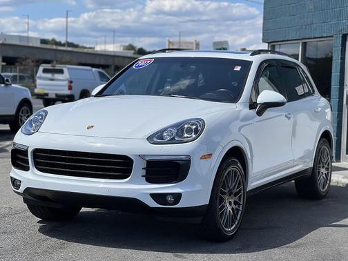 2017 Porsche Cayenne Platinum Edition