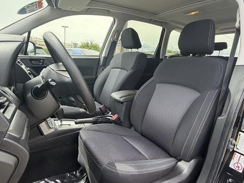 Crystal Black Silica 2015 Subaru Forester 2.5i Premium